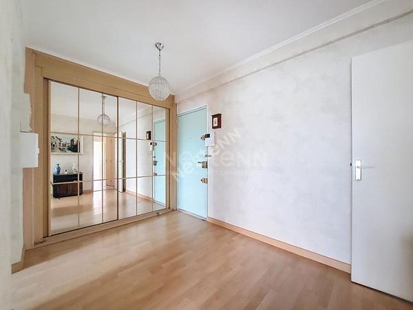 Nantes Collines du Cens : En VENTE, Proche chronobus, appartement 5 pièces, lumineux avec de beaux volumes, environnement calme et verdoyant.