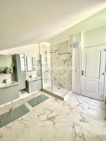 Maison à VILLERS-BRETONNEUX, 80800 - 8 pièces 226m²