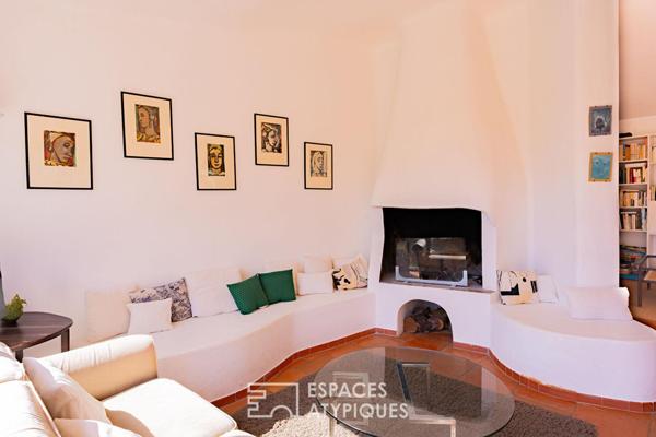 Architecture sculpturale, oliveraie, piscine et tennis