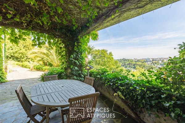 Maison avec son grand parc paysager