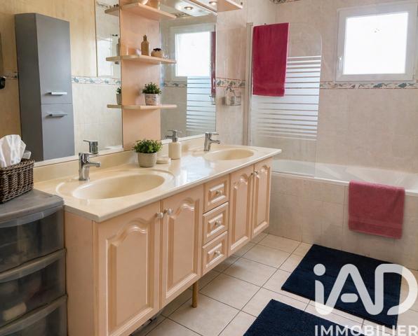 Maison à vendre 7 pièces 210 m² Saint-Denis-en-Val