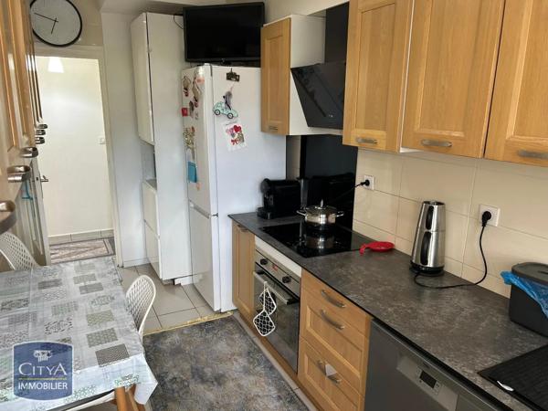 Appartement à louer 3 pièces 69.99m² Oyonnax (01100)