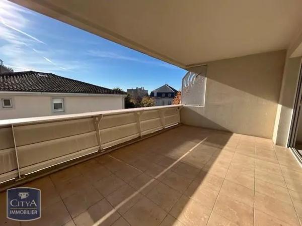 Appartement à louer 4 pièces 88.44m² Salon-de-Provence (13300)