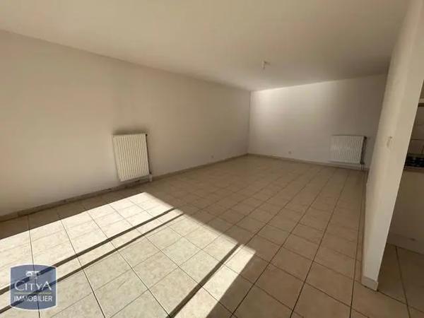 Appartement à louer 4 pièces 88.44m² Salon-de-Provence (13300)