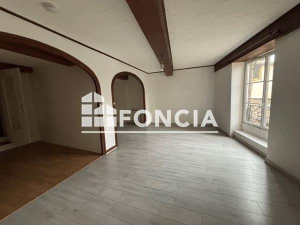 Location Appartement 2 pièces 56.99 m² - 35, GRANDE RUE Trevoux 01600