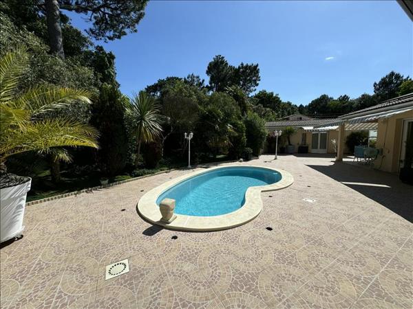 Maison à vendre |  Meschers-sur-Gironde |  5 pièces | 168 m²