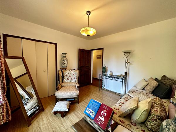 Villa de 133m2 sur 4421 m2 de terrain clos avec piscine  Jonquières (84150)