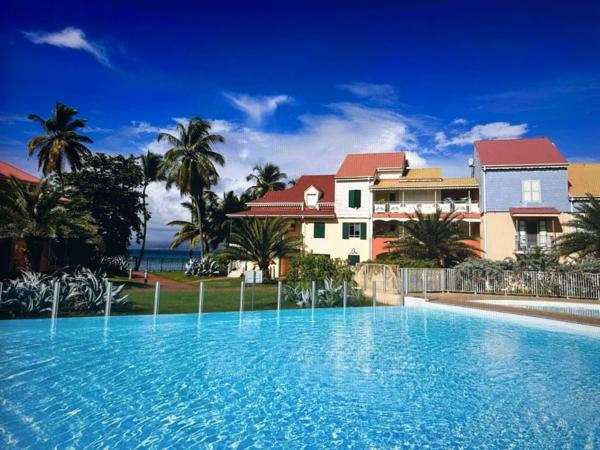 Gosier (97190) Superbe T3 duplex meublé de 82m2 à Bas du Fort