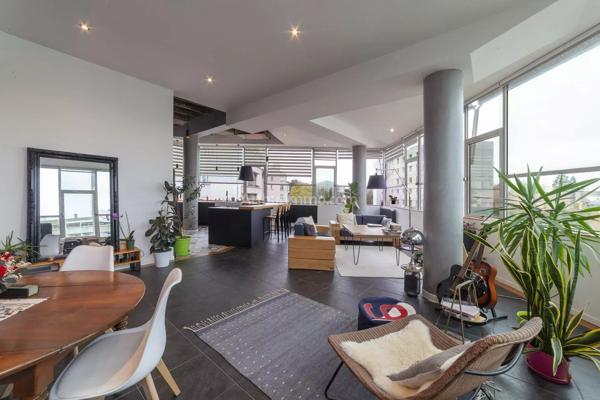 Vente                                                      Appartement
                        
                     4 pièces                      124 m2                     à Besançon