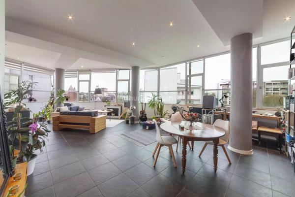 Vente                                                      Appartement
                        
                     4 pièces                      124 m2                     à Besançon