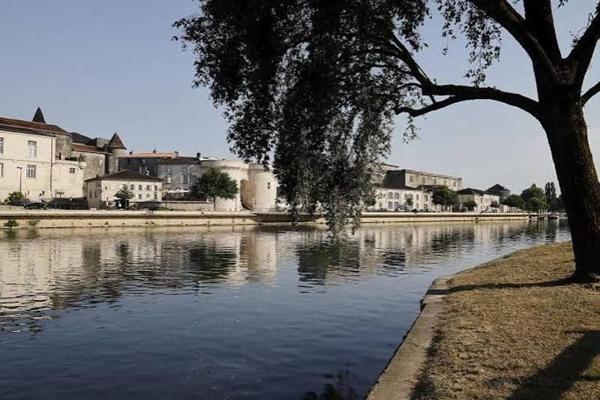 Maison 75 936 € Cognac 2 p 52 m² DPE E