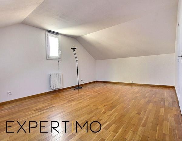 Montigny-le-Bretonneux (78180) MAISON - LE MANET - CENTRE COMMERCIAL DU MANET