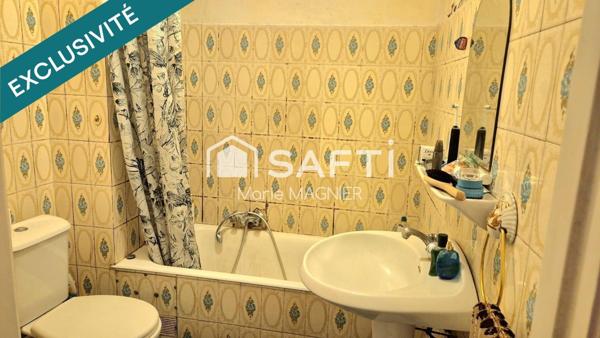 Opportunité rare à Juan-les-Pins – Plages à pied ! Appartement T1 de 28 m² Carrez avec beau balcon de 10 m² et stationnement privatif. À réinventer à votre goût dans une résidence sécurisée, proche mer, commerces et Casino.