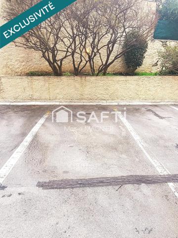 Opportunité rare à Juan-les-Pins – Plages à pied ! Appartement T1 de 28 m² Carrez avec beau balcon de 10 m² et stationnement privatif. À réinventer à votre goût dans une résidence sécurisée, proche mer, commerces et Casino.