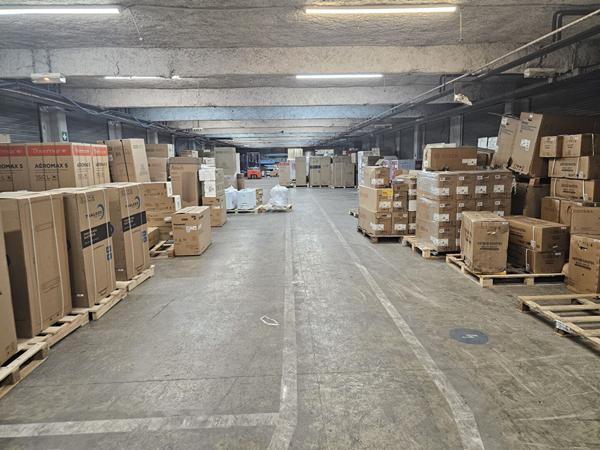 A louer - Local d'activité avec bureaux à Vaulx-en-Velin, rue Francine Fromont