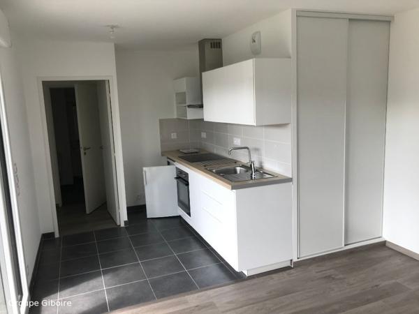 Appartement T2 à louer - 42 m² (réf : 571605)