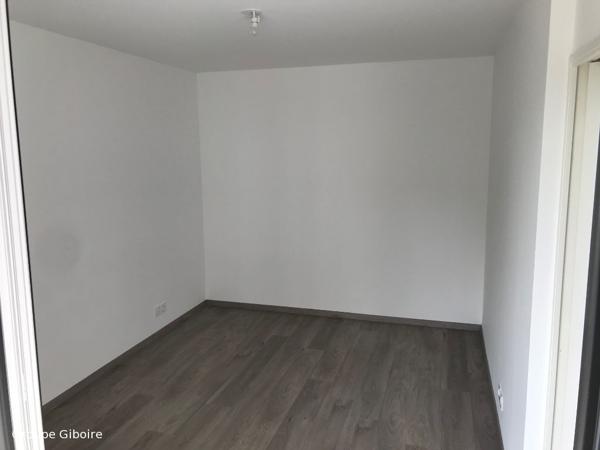 Appartement T2 à louer - 42 m² (réf : 571605)