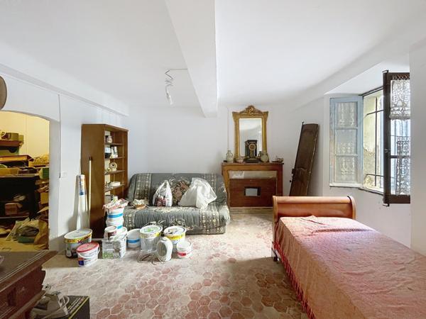 À vendre – Maison de village avec jardin à Tourrettes