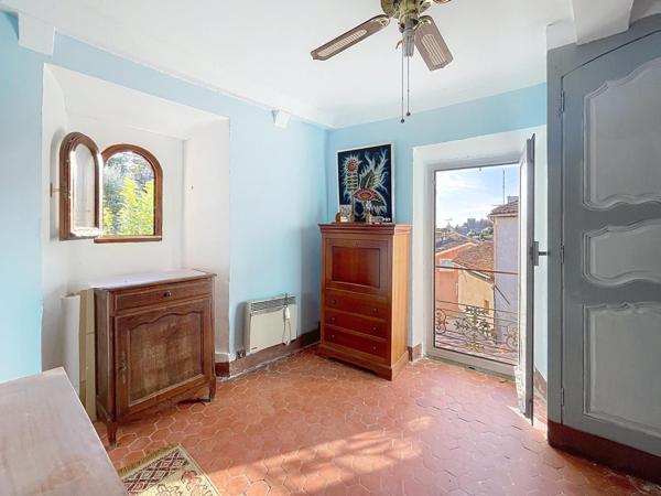 À vendre – Maison de village avec jardin à Tourrettes