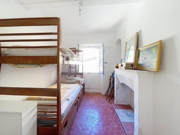 À vendre – Maison de village avec jardin à Tourrettes