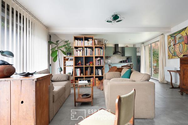 Maison de ville à l’esprit loft avec jardin et atelier indépendant