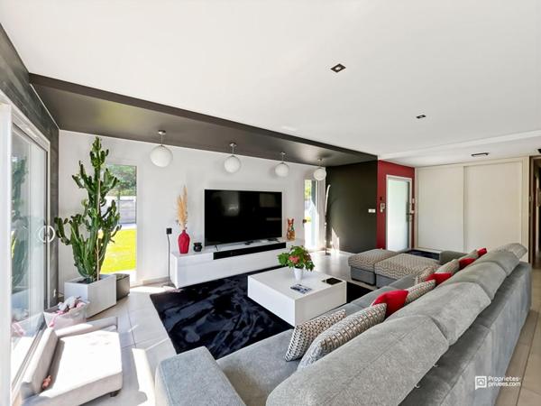 À découvrir à Cestas (33610) : Élégante maison au coeur des pins 6 PIÈCES 180M² TERRAIN DE 4000m²