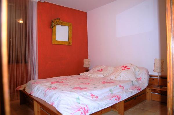 Saint-Hippolyte-du-Fort (30170) Mas du 19ieme avec 3 gites et partie privative 180m² sur 3843 m² de terrain avec piscine