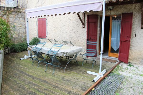 Saint-Hippolyte-du-Fort (30170) Mas du 19ieme avec 3 gites et partie privative 180m² sur 3843 m² de terrain avec piscine