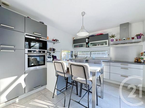 Maison à vendre  7 pièces - 130,74 m 2   CHANTEPIE  - 35