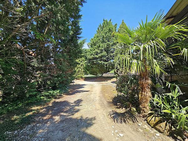 Lédat (47300) MAGNIFIQUE GRANDE FERME 31 HECTARES VUE DOMINANTE ET LAC - NOMBREUSES DÉPENDANCES REDESTINABLES