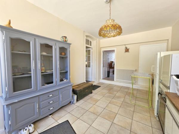 Lédat (47300) MAGNIFIQUE GRANDE FERME 31 HECTARES VUE DOMINANTE ET LAC - NOMBREUSES DÉPENDANCES REDESTINABLES