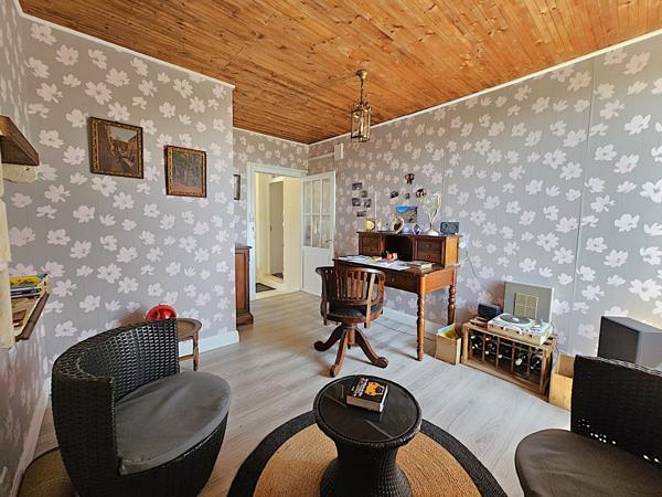 Lédat (47300) MAGNIFIQUE GRANDE FERME 31 HECTARES VUE DOMINANTE ET LAC - NOMBREUSES DÉPENDANCES REDESTINABLES