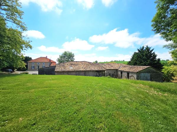 Lédat (47300) MAGNIFIQUE GRANDE FERME 31 HECTARES VUE DOMINANTE ET LAC - NOMBREUSES DÉPENDANCES REDESTINABLES