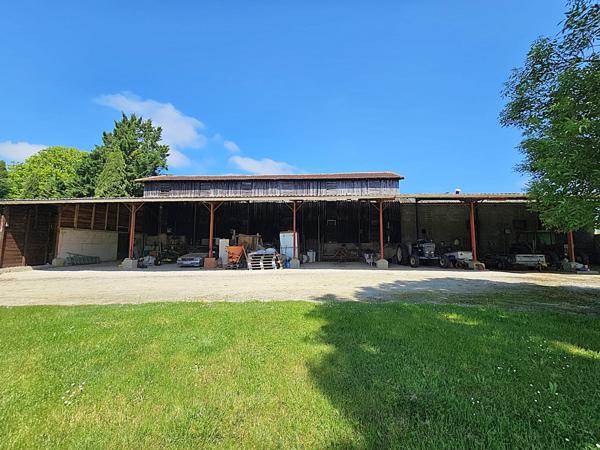 Lédat (47300) MAGNIFIQUE GRANDE FERME 31 HECTARES VUE DOMINANTE ET LAC - NOMBREUSES DÉPENDANCES REDESTINABLES