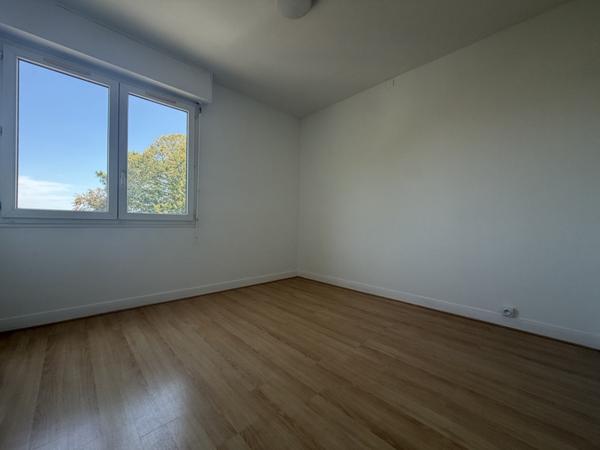 Appartement à louer 900 € CC Hourtin 5 p 86 m² DPE D