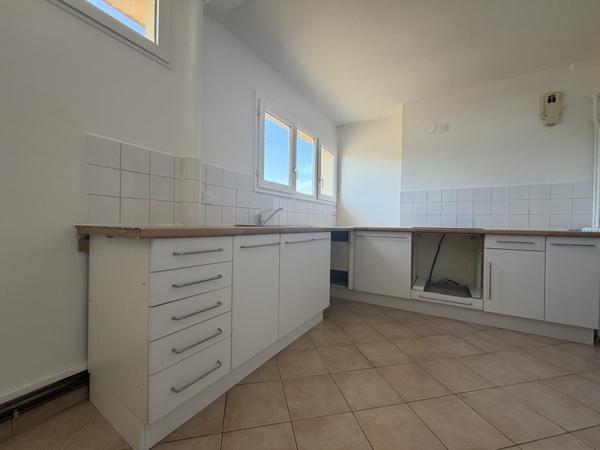 Appartement à louer 900 € CC Hourtin 5 p 86 m² DPE D