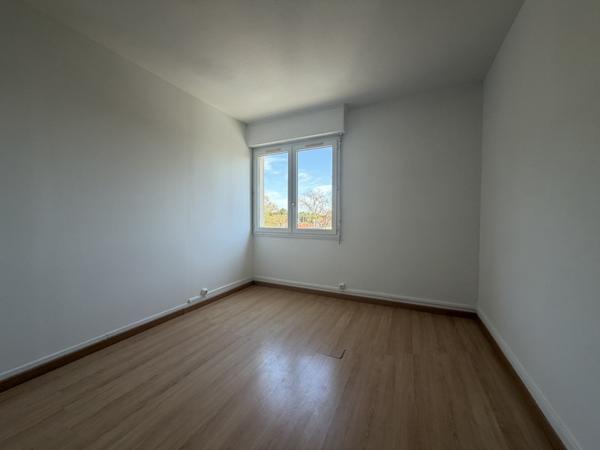 Appartement à louer 900 € CC Hourtin 5 p 86 m² DPE D