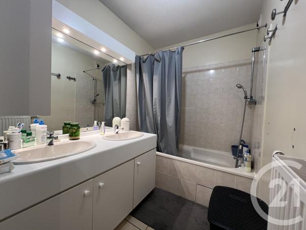 Appartement F3 à vendre  3 pièces - 68 m2 VOIRON - 38