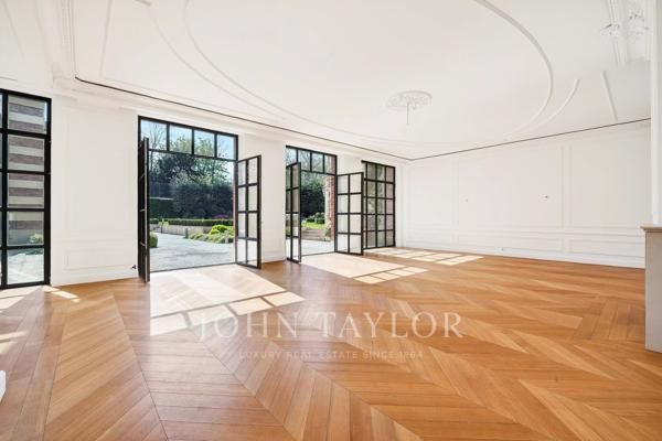 Hôtel particulier d'exception avec plus de 1000 m2 de jardin sans vis à vis - Invalides