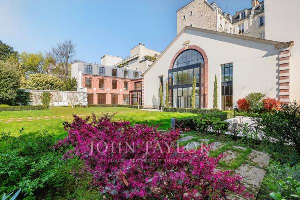 Hôtel particulier d'exception avec plus de 1000 m2 de jardin sans vis à vis - Invalides