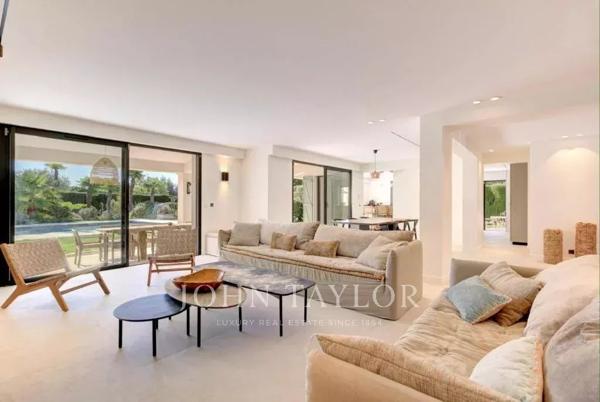 Élégante Villa de Prestige avec Maison d’Invités et Piscine – Camp Lauvas