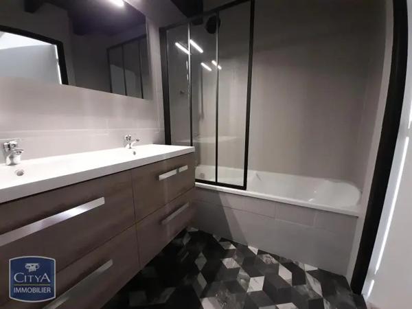 Appartement à louer 4 pièces 68.7m²