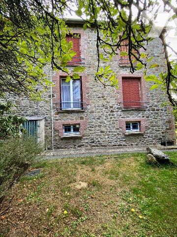 Maison à vendre à Plouha (22580) en Côtes-d'Armor (22)

Vente d'une maison située à Plouha, d...