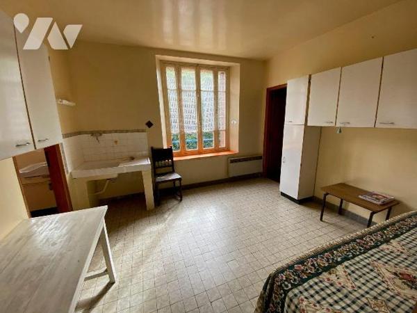 Maison à vendre à Plouha (22580) en Côtes-d'Armor (22)

Vente d'une maison située à Plouha, d...