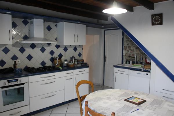 La Rivière (38210) Maison de village 5 Pièces de 116 m² avec garage, cave en sous-sol et d' un atelier.