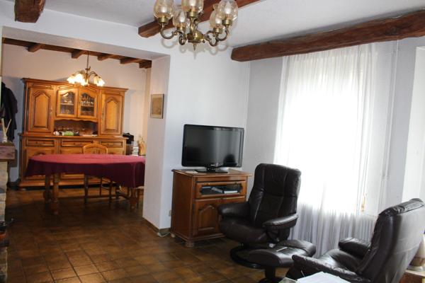 La Rivière (38210) Maison de village 5 Pièces de 116 m² avec garage, cave en sous-sol et d' un atelier.