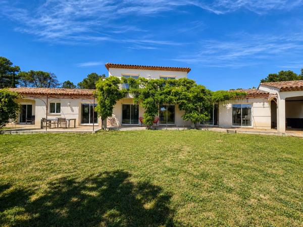Villa 5 chambres, piscine et garage. - 83510 Lorgues - Réf 87021015