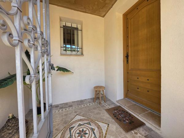 Villa 5 chambres, piscine et garage. - 83510 Lorgues - Réf 87021015