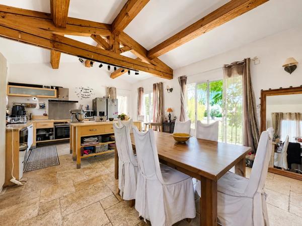 Villa 5 chambres, piscine et garage. - 83510 Lorgues - Réf 87021015