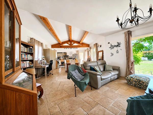 Villa 5 chambres, piscine et garage. - 83510 Lorgues - Réf 87021015